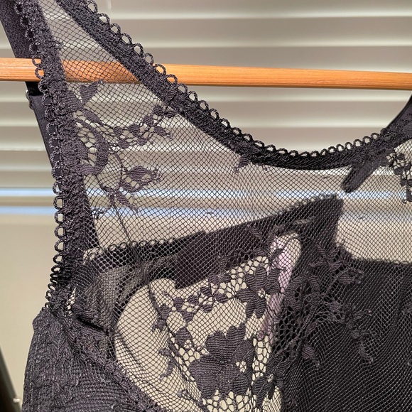 Victoria’s Secret Black Lace High Neck Bra - Picture 5 of 6